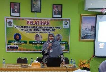 Sosialisasi dan Bimtek Implementasi Kurikulum Merdeka MA Darul Hikmah Pekanbaru Sosialisasi dan Bimtek Implementasi Kurikulum Merdeka MA Darul Hikmah Pekanbaru
