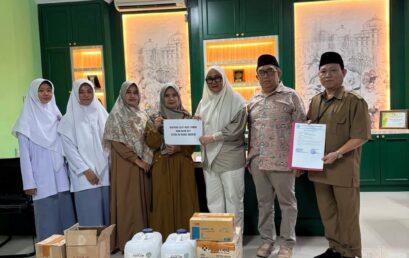 Yayasan Nur Iman Pekanbaru Serah Terima Alat Labouratorium ke MA dan SMK Darul Hikmah