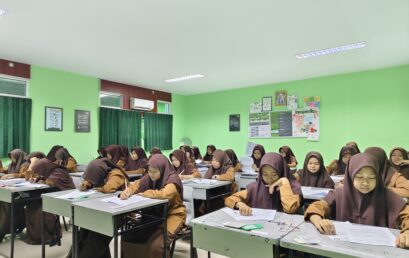 Pelaksanaan Sumatif Akhir Semester (SAS) di Ponpes Dar El Hikmah