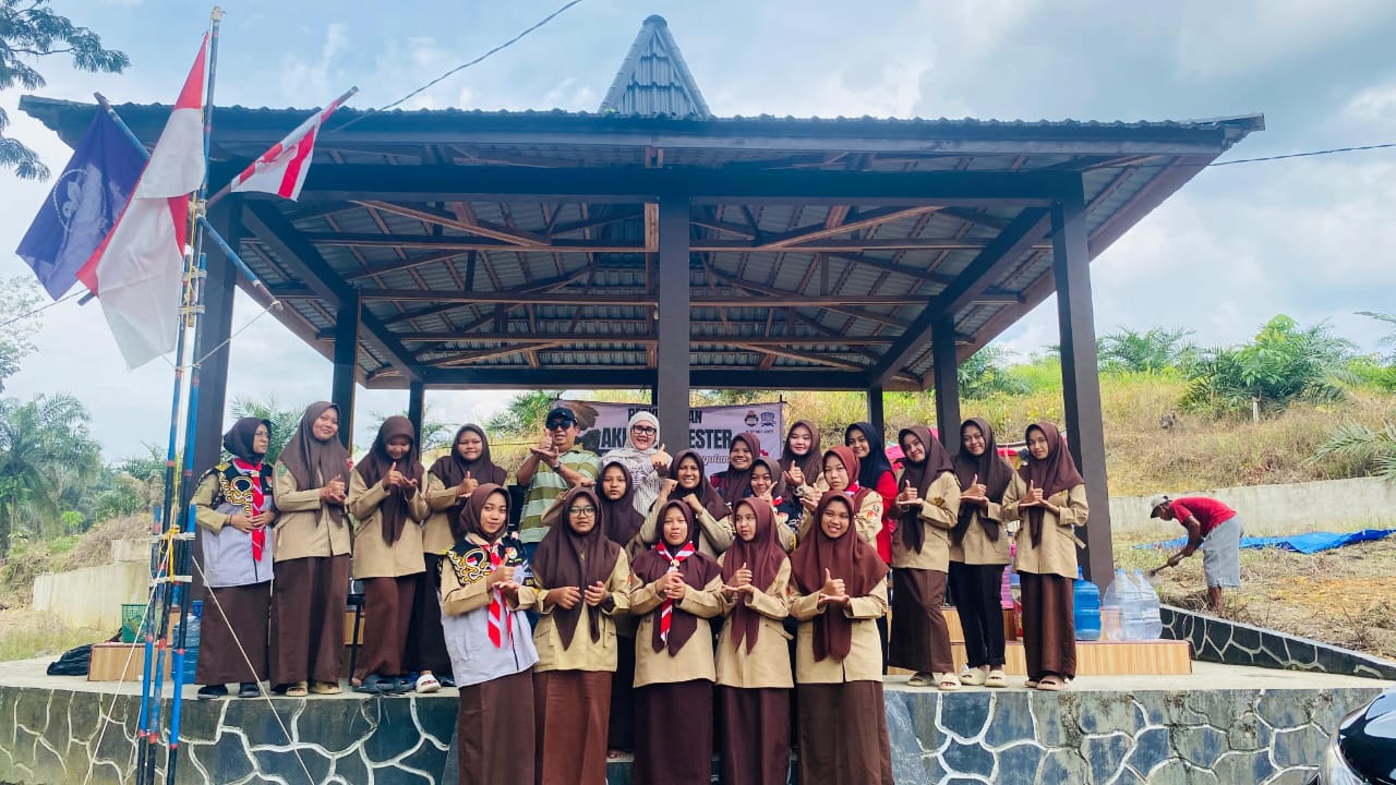 Kunjungan Ketua Yayasan Nur Iman pada Kegiatan Perkemahan Pramuka Akhir Semester Tahun 2025 Kunjungan Ketua Yayasan Nur Iman pada Kegiatan Perkemahan Pramuka Akhir Semester Tahun 2025