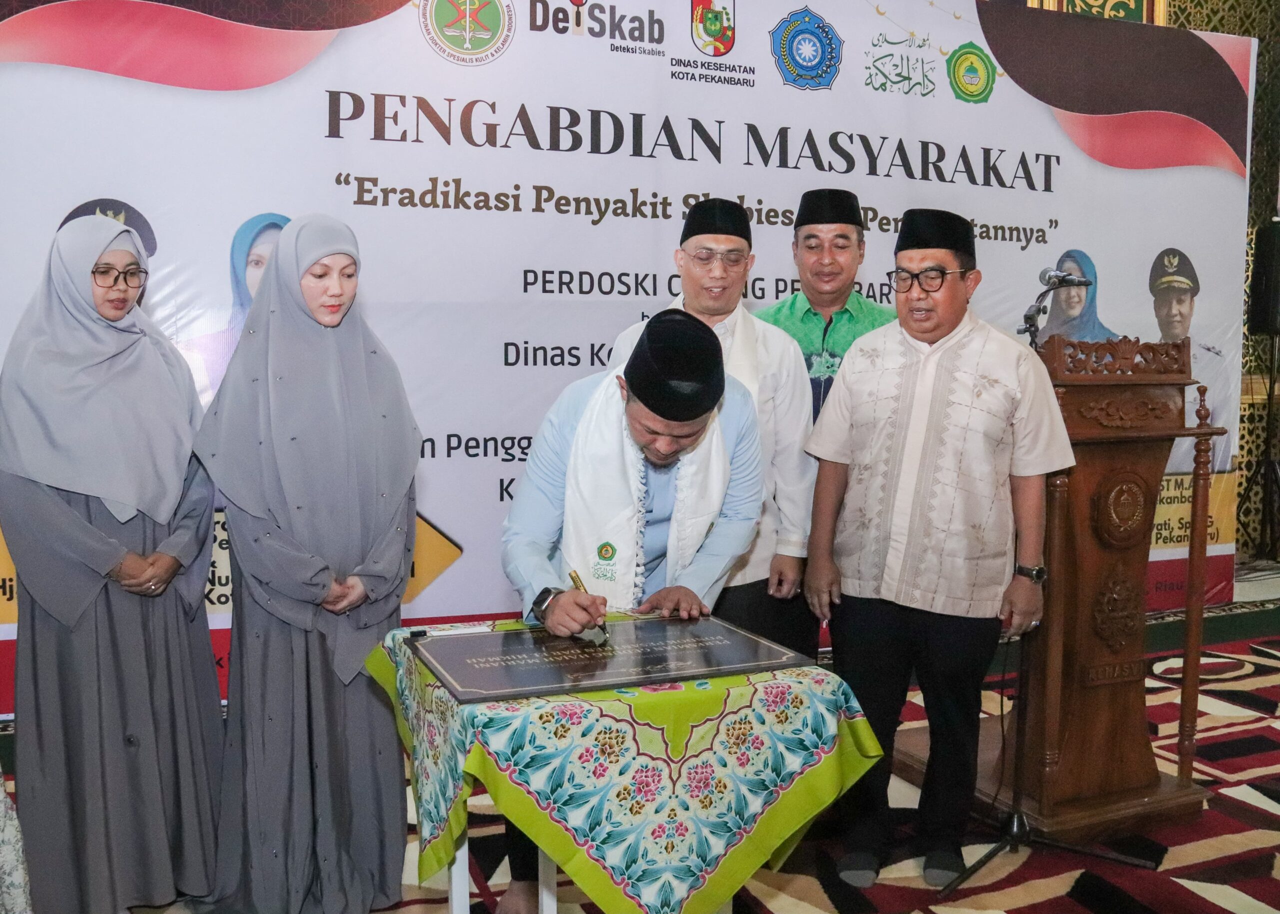 Peresmian Gedung Hj Mariani Ponpes Dar El Hikmah Pekanbaru