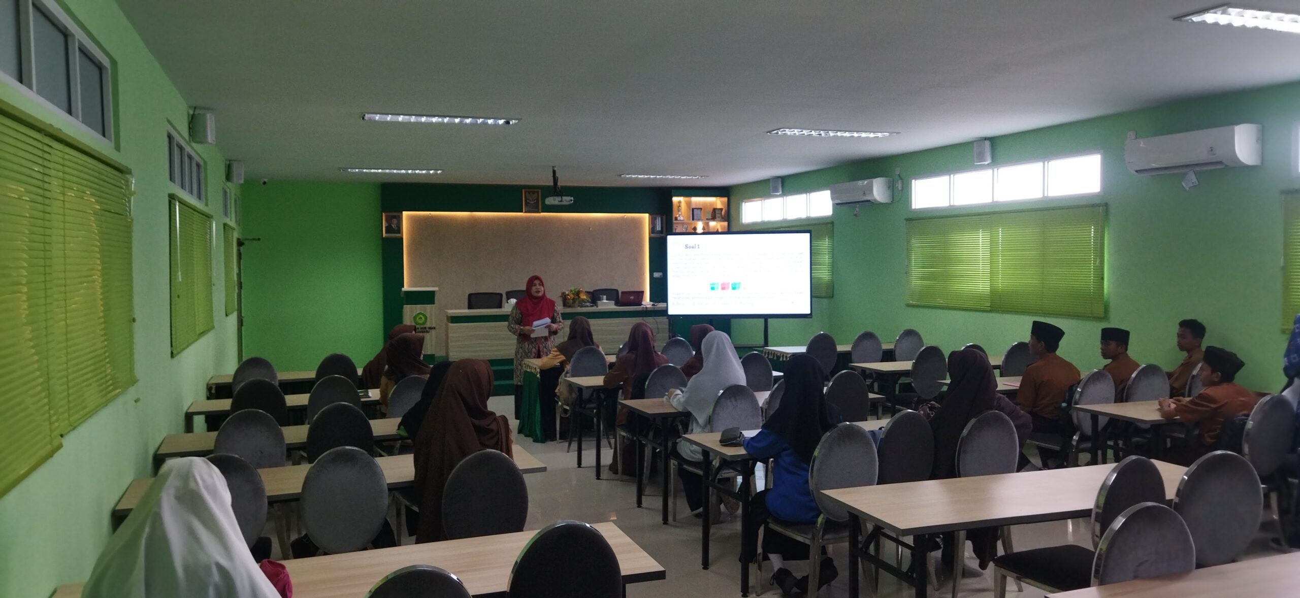 Kegiatan Pelatihan Olimpiade Madrasah Indonesia (OMI) 2025 di PPDH