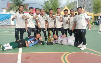 Alhamdulillah, Raih Juara 1 tim Futsal MTs Darul Hikmah tingkat SMP se-Kota Pekanbaru