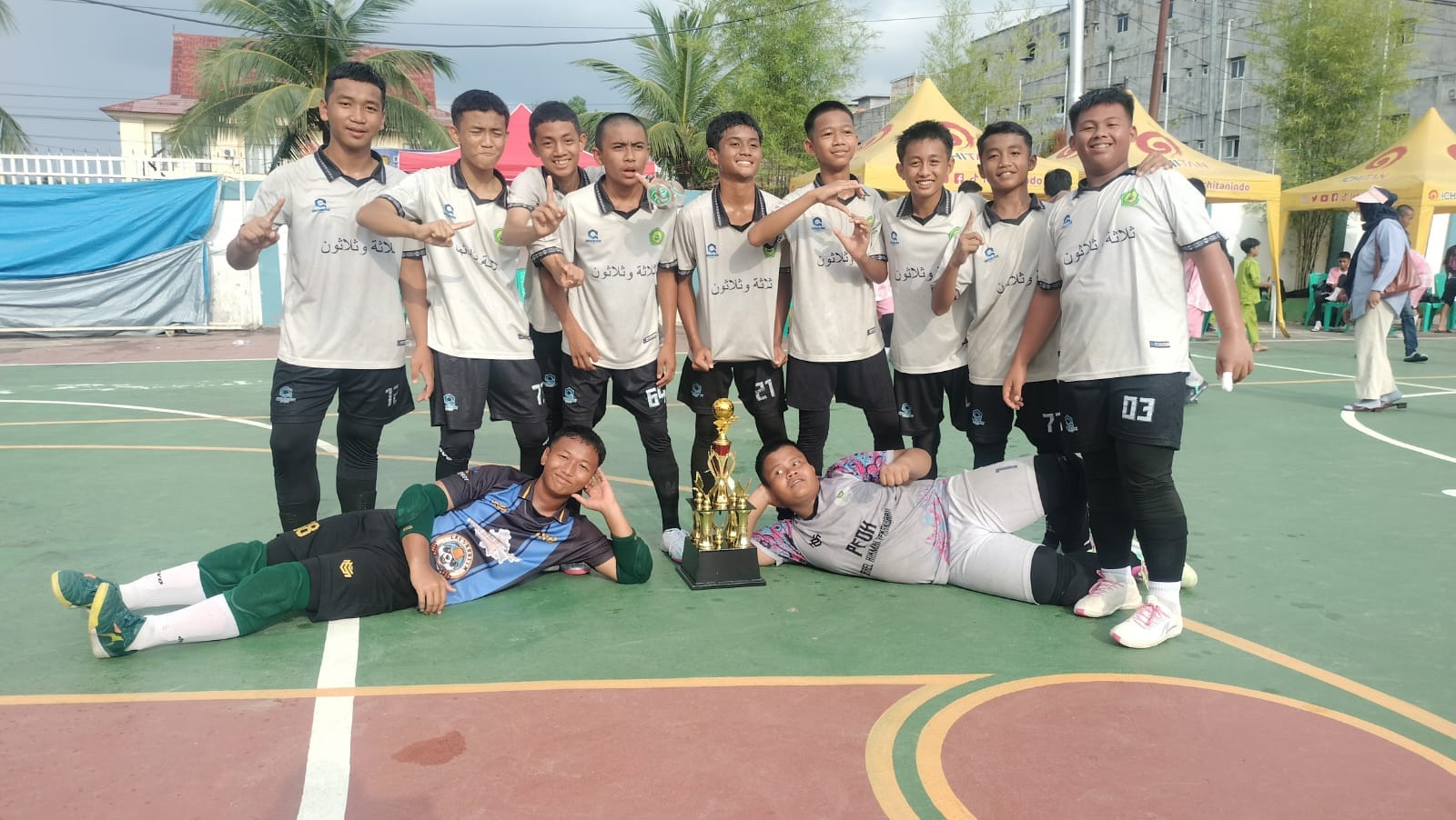 Alhamdulillah, Raih Juara 1 tim Futsal MTs Darul Hikmah tingkat SMP se-Kota Pekanbaru