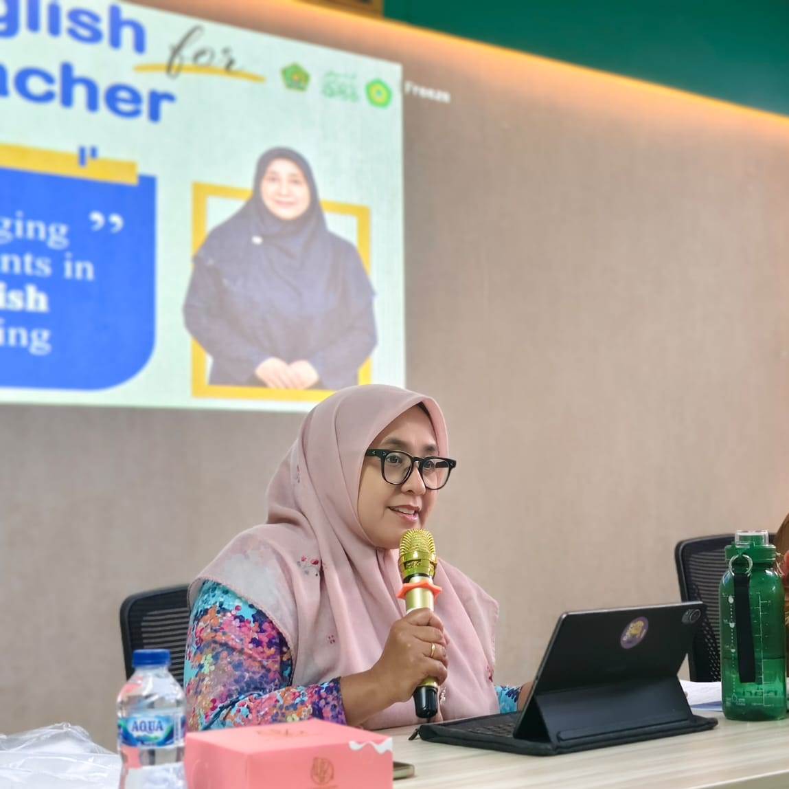 Pelatihan Bahasa Inggris bagi Guru & Wali Kamar Pondok Pesantren Dar El Hikmah