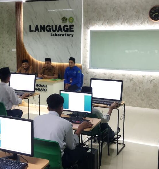 Kabid Pendidikan PPDH Monitoring Pelaksanaan Ujian Madrasah MTs Darul Hikmah
