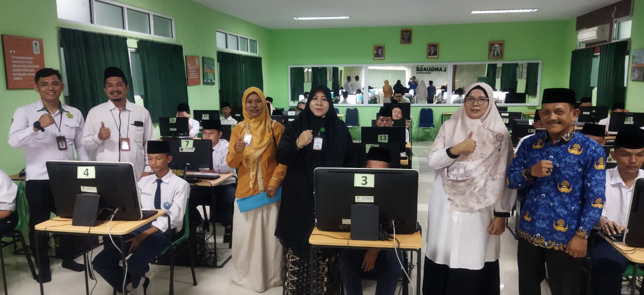 Monev Ujian Madrasah 2026 Kunjungan Penmad Kemenag Kota Pekanbaru di MTs Darul Hikmah