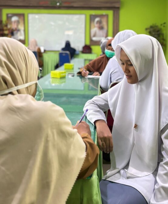 Cek Kesehatan Gratis di Ponpes oleh Puskesmas Simpang Baru