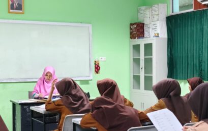 Pelaksanaan Asesmen Sumatif Akhir Tahun Kelas 7-8 MTs Darul Hikmah, Bentuk Evaluasi Akhir Pencapaian Kompetensi Santri Selama 1 Tahun