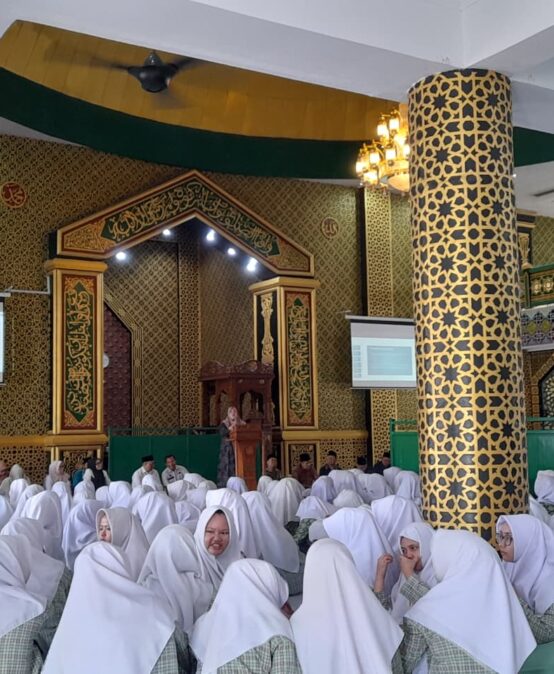 Sosialisasi Pencegahan Perundungan dan Tindak Kekerasan Terhadap Anak di Pondok Pesantren Dar El Hikmah