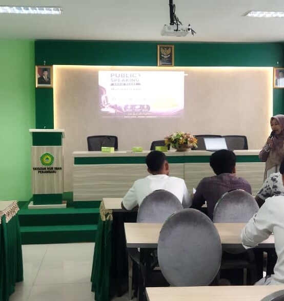 Pentingnya Public Speaking bagi Santri Pondok Pesantren