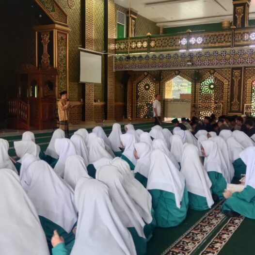 Muroja’ah Akbar Tahfizh MTs Darul Hikmah Menguatkan Hafalan, Meneguhkan Cinta Al-Qur’an