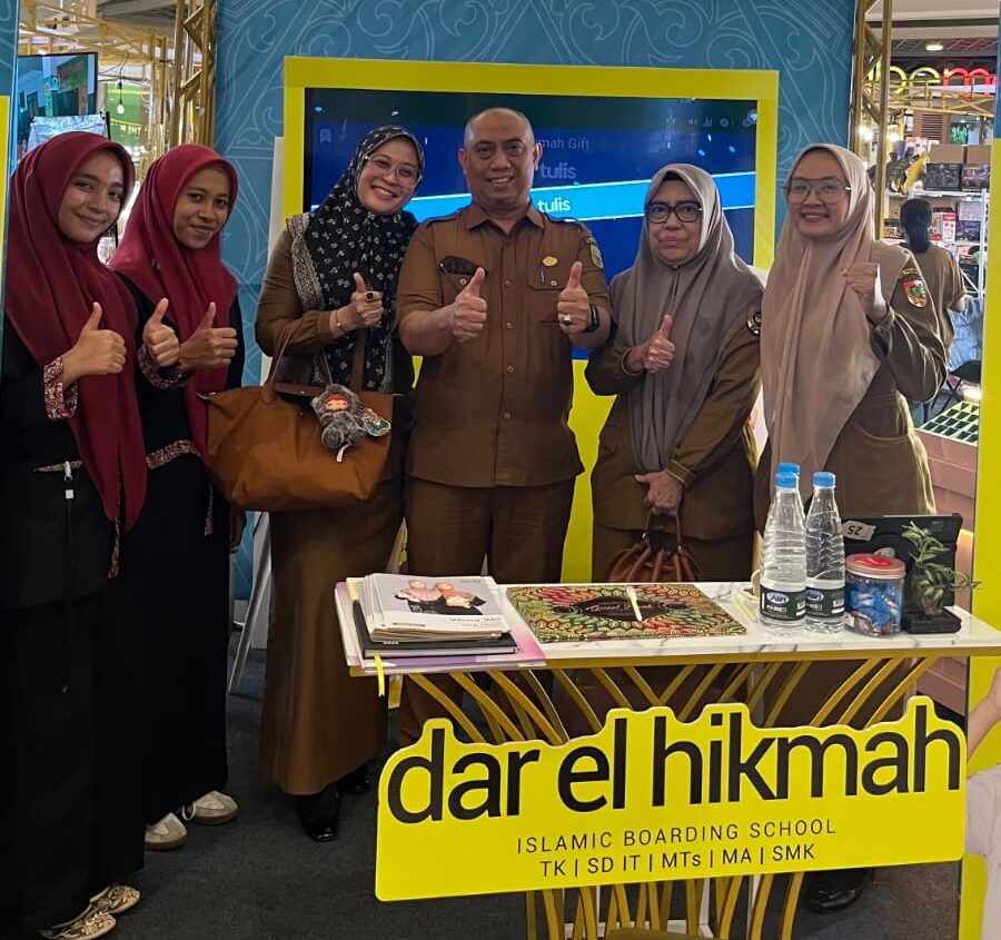 Education Expo 2026 di Living World Pekanbaru Resmi Dibuka, Ponpes Dar El Hikmah Tampilkan Berbagai Program Unggulan Education Expo 2026 di Living World Pekanbaru Resmi Dibuka, Ponpes Dar El Hikmah Tampilkan Berbagai Program Unggulan